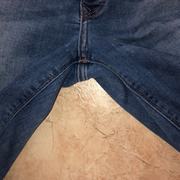 Women’s Express Frayed Blue Denim Pants 🌸 - Picture 10 of 14